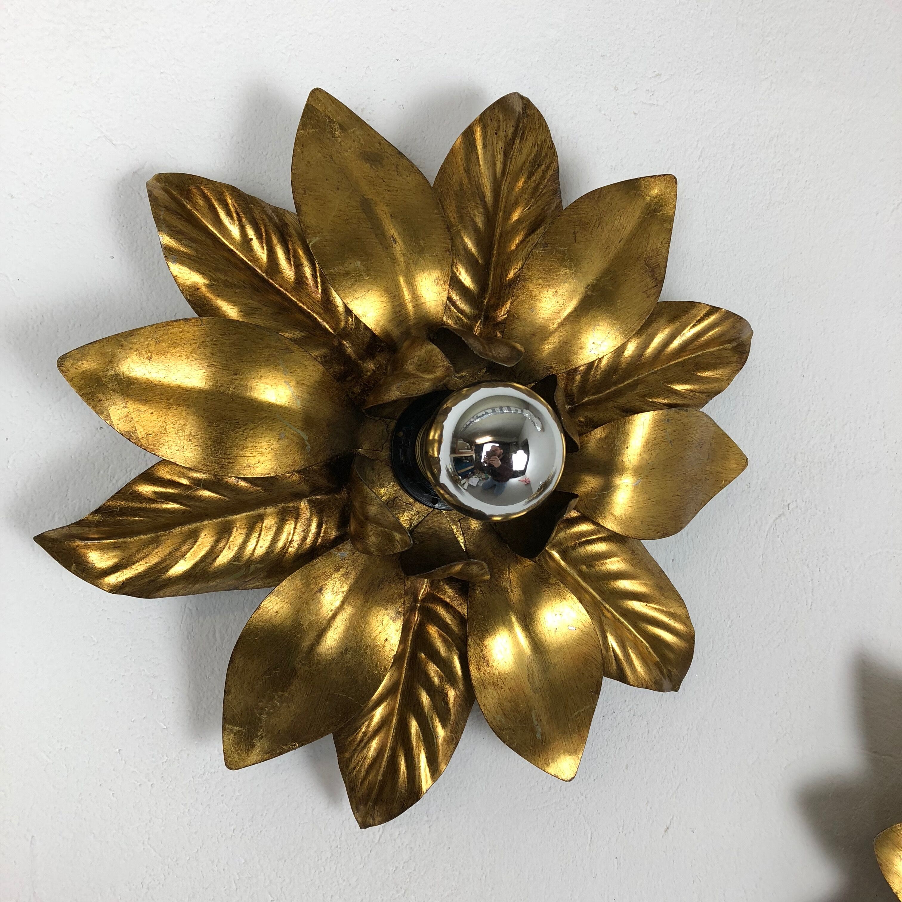 Set of 3 Golden Florentiner Leaf Theatre Wall Ceiling Light Sconces, Italy 1960s