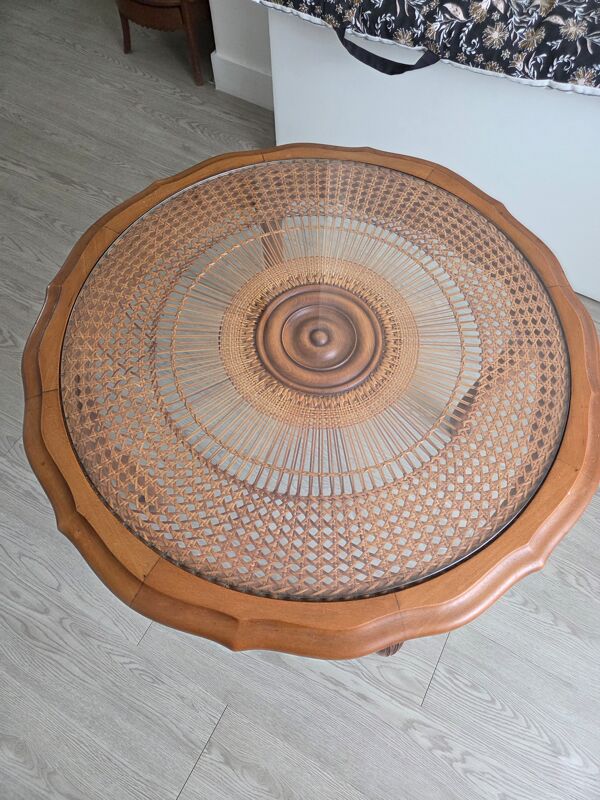 Table basse en bois massif et cannage