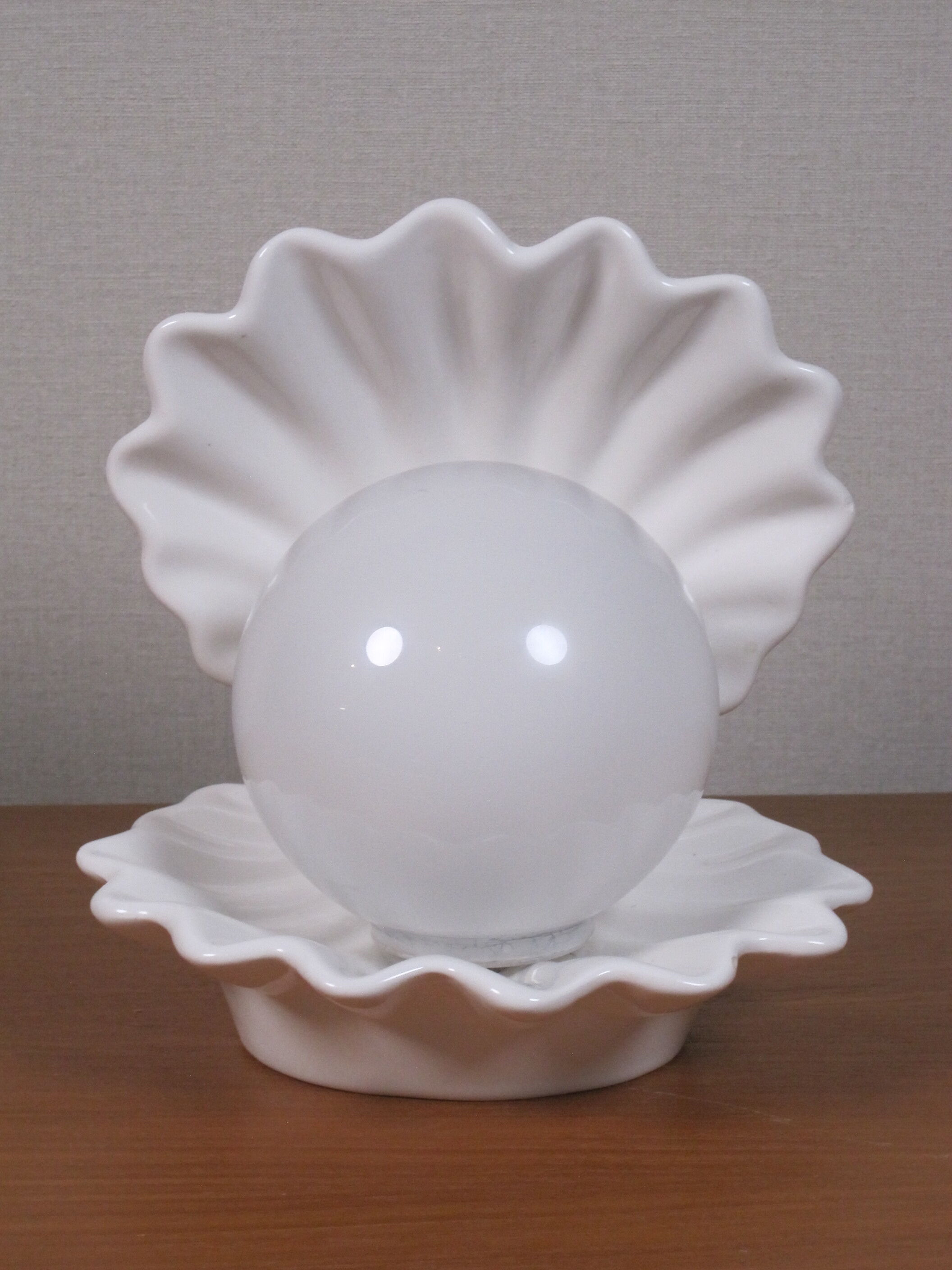 Table lamp shell in white enamelled ceramic, seventies design