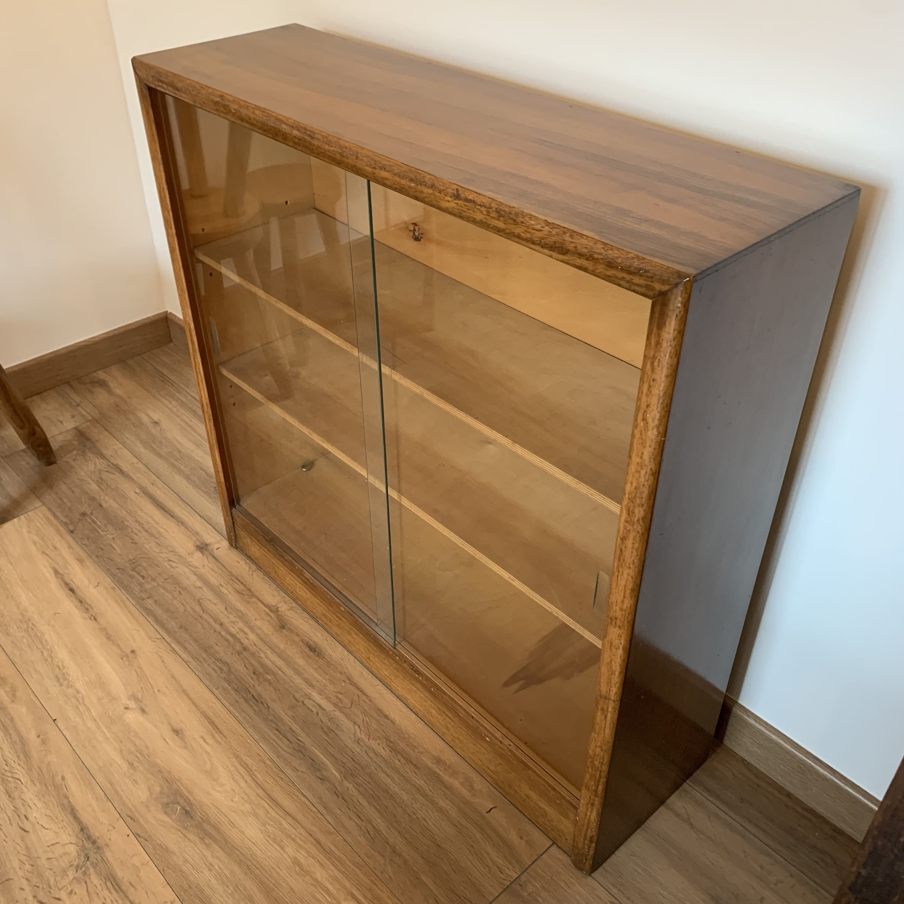 Showcase in wood and glass