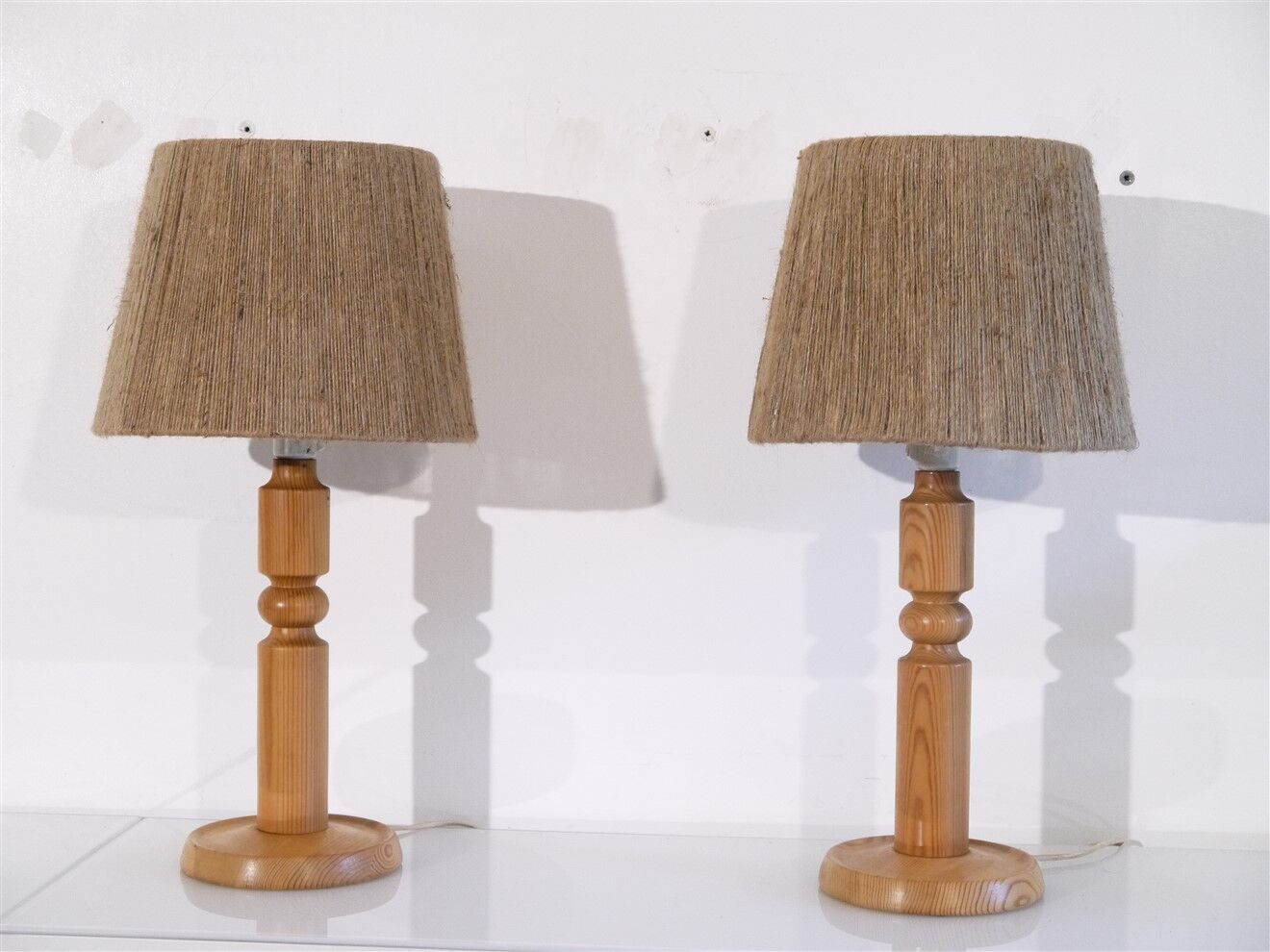 Pair of Scandinavian lamps in wood and rope 1970
