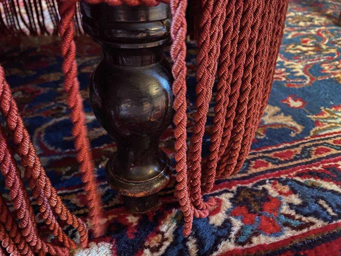 Napoleon III meridian, purple red velvet. Buttoned backrest.