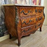 Curved Louis XV style commode with marquetry – Marble top – Gilded bronzes –