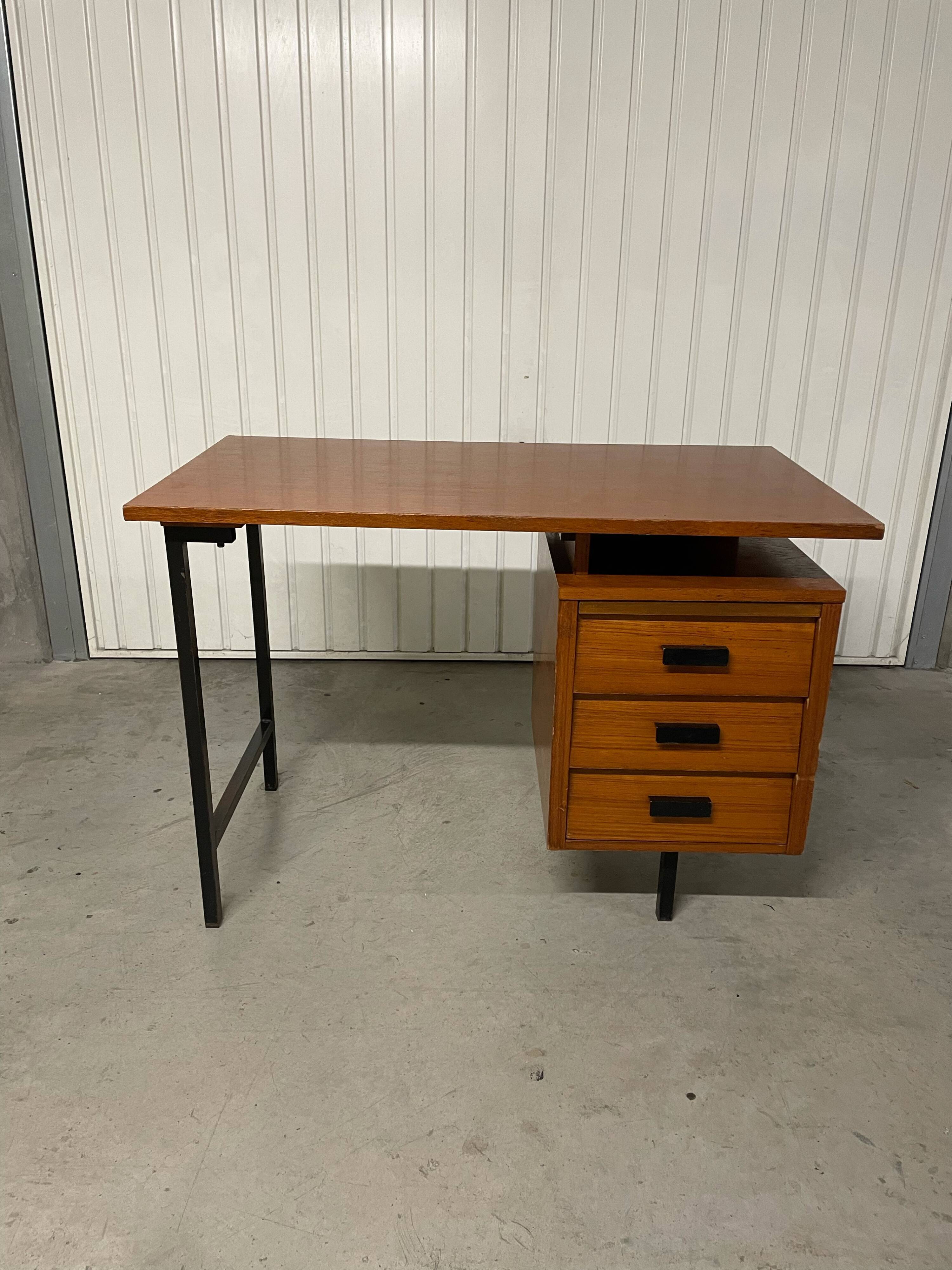 Bureau des années 60