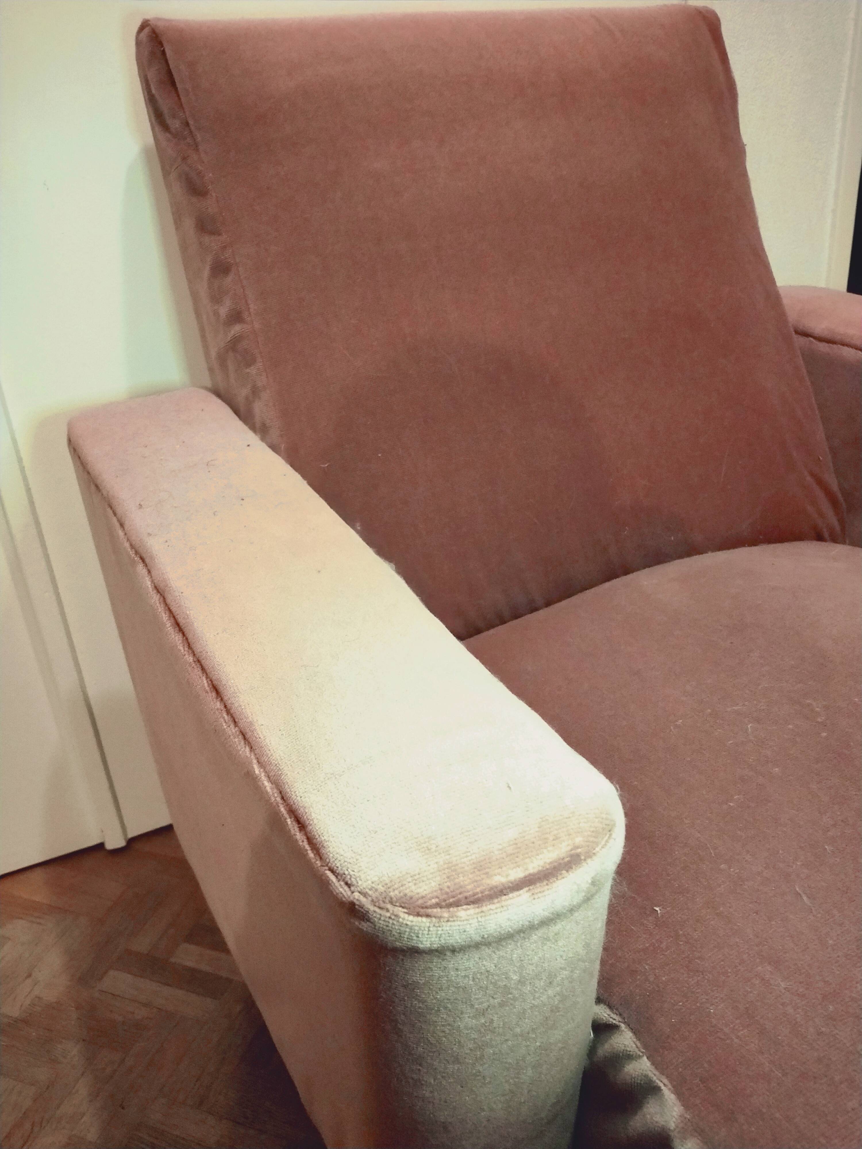 Vintage velvet chair old pink