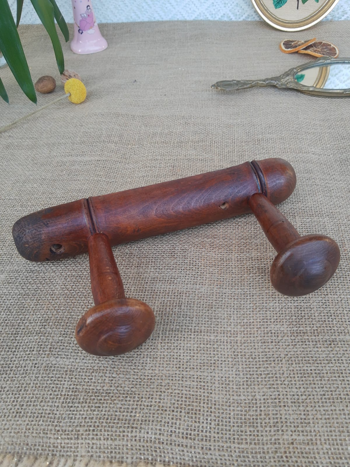 Coat rack 2 wooden hooks vintage