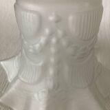 Abat-jour Tulipe ancien en verre dépoli blanc à couronne plissée