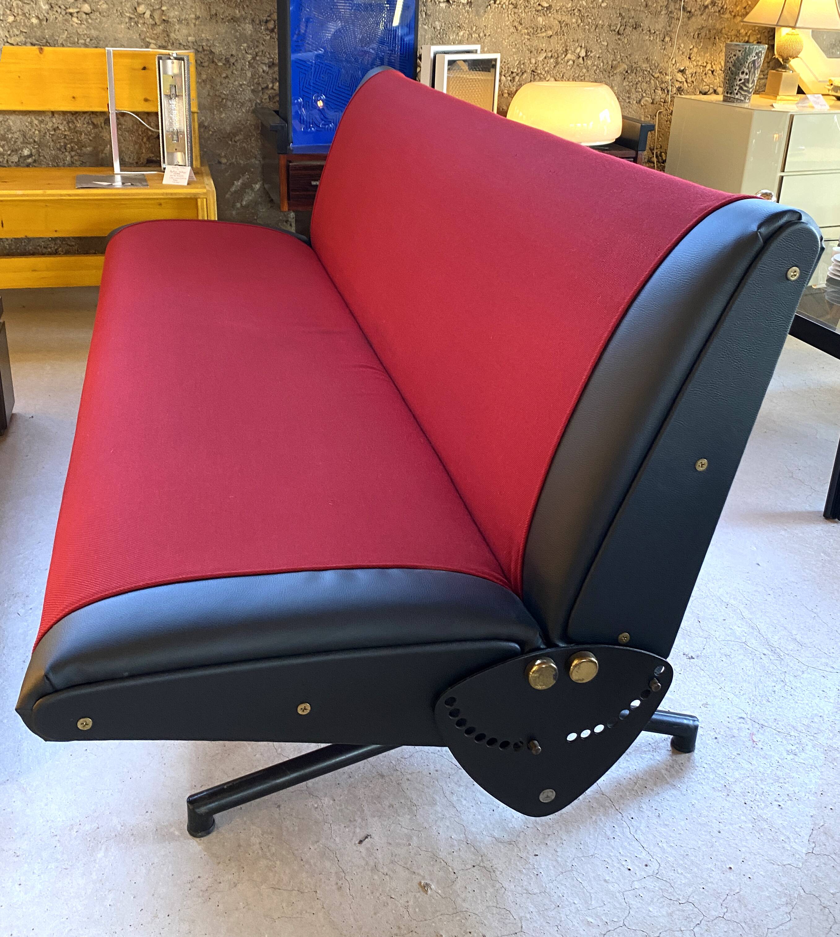 Osvaldo Borsani D70 Tecno sofa, 1960 Limited edition