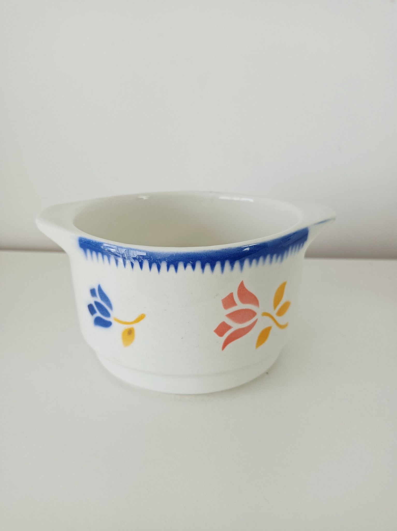Set of 2 small floral ear bowls