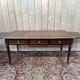 Bureau plaît de style Louis XVI en acajou et filets de laiton
