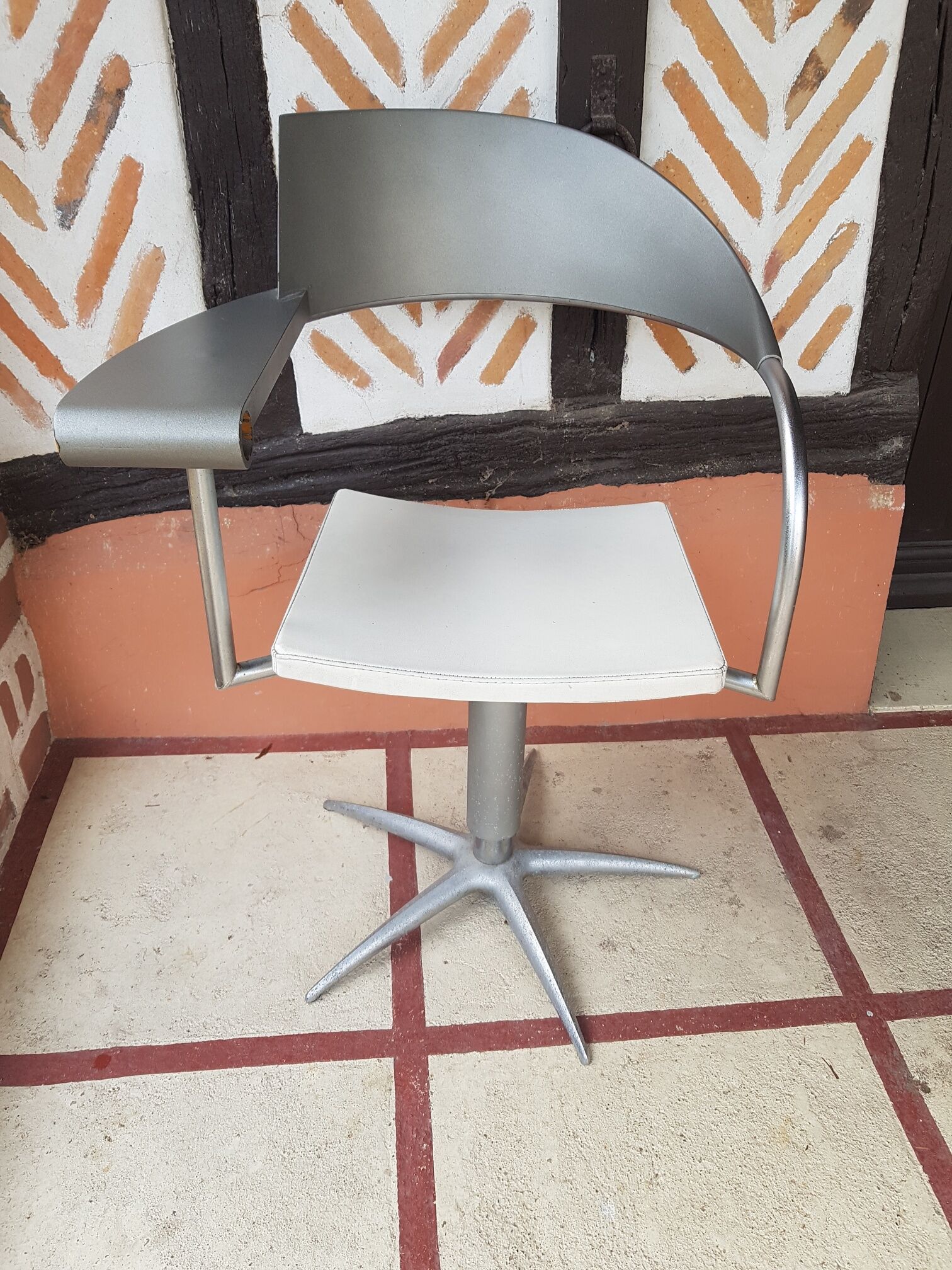 Vintage hairdresser's armchair 1980