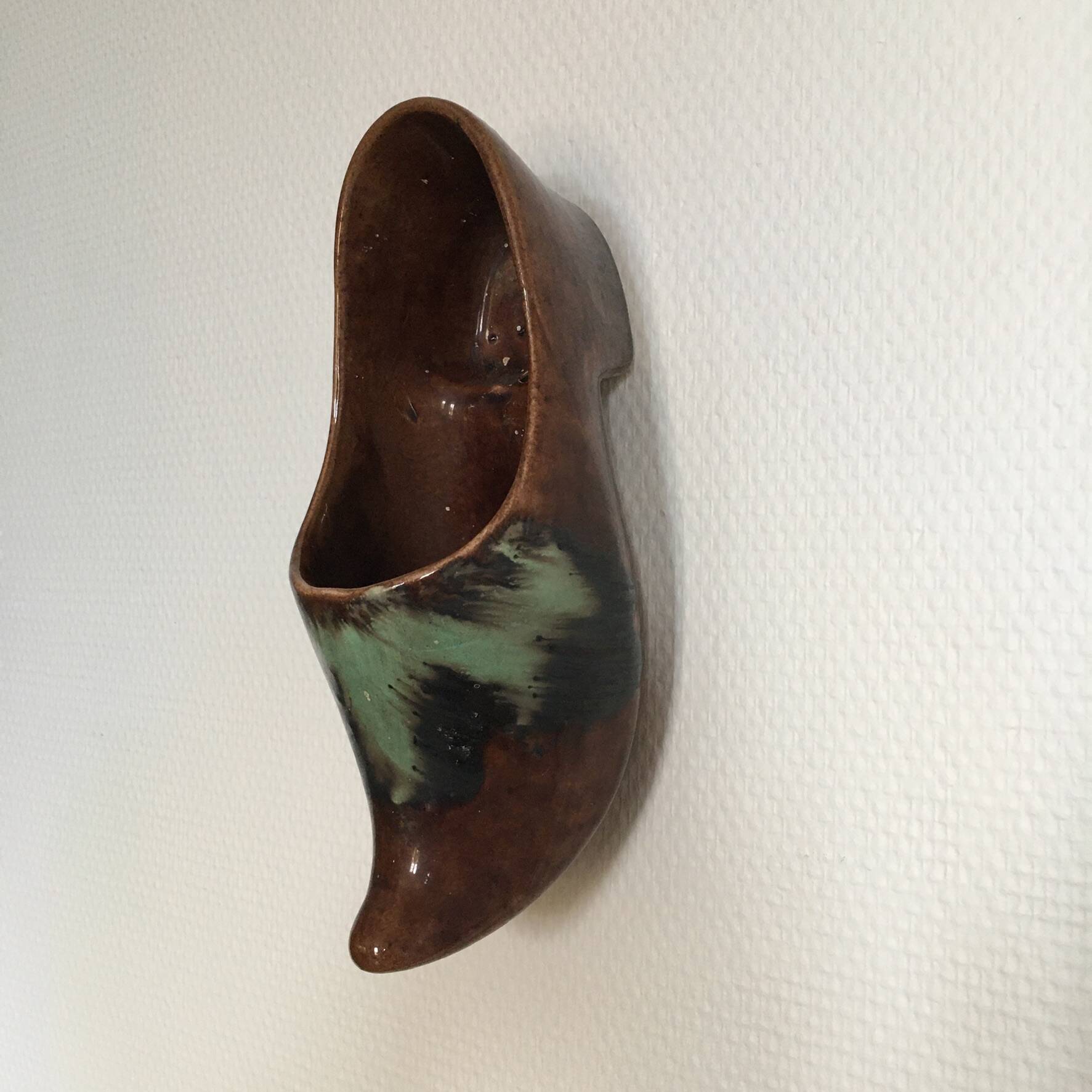 Ceramic wall planter