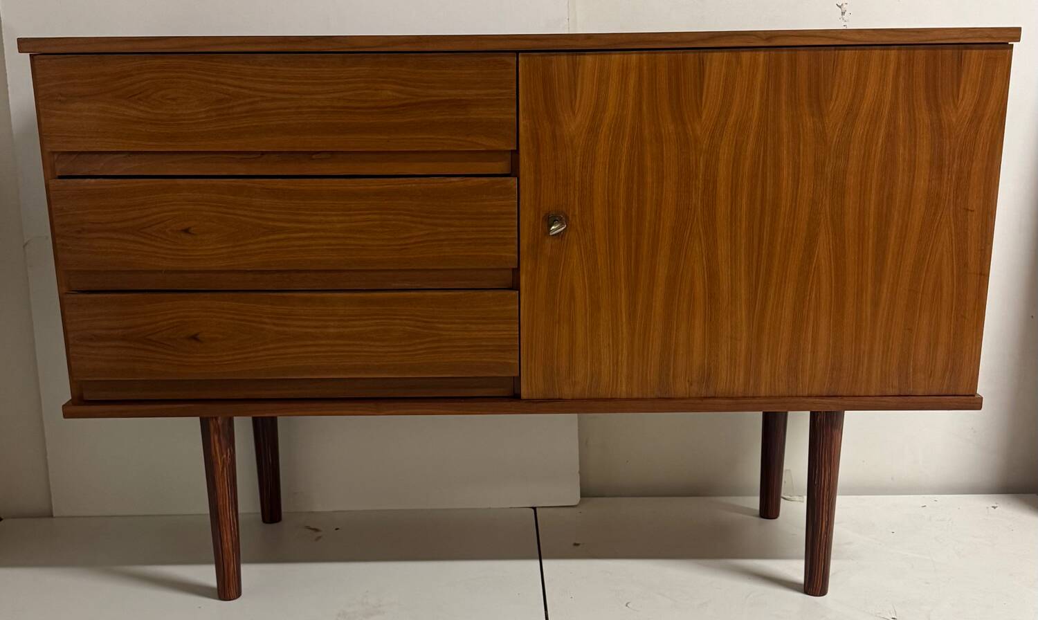 Scandinavian enfilade