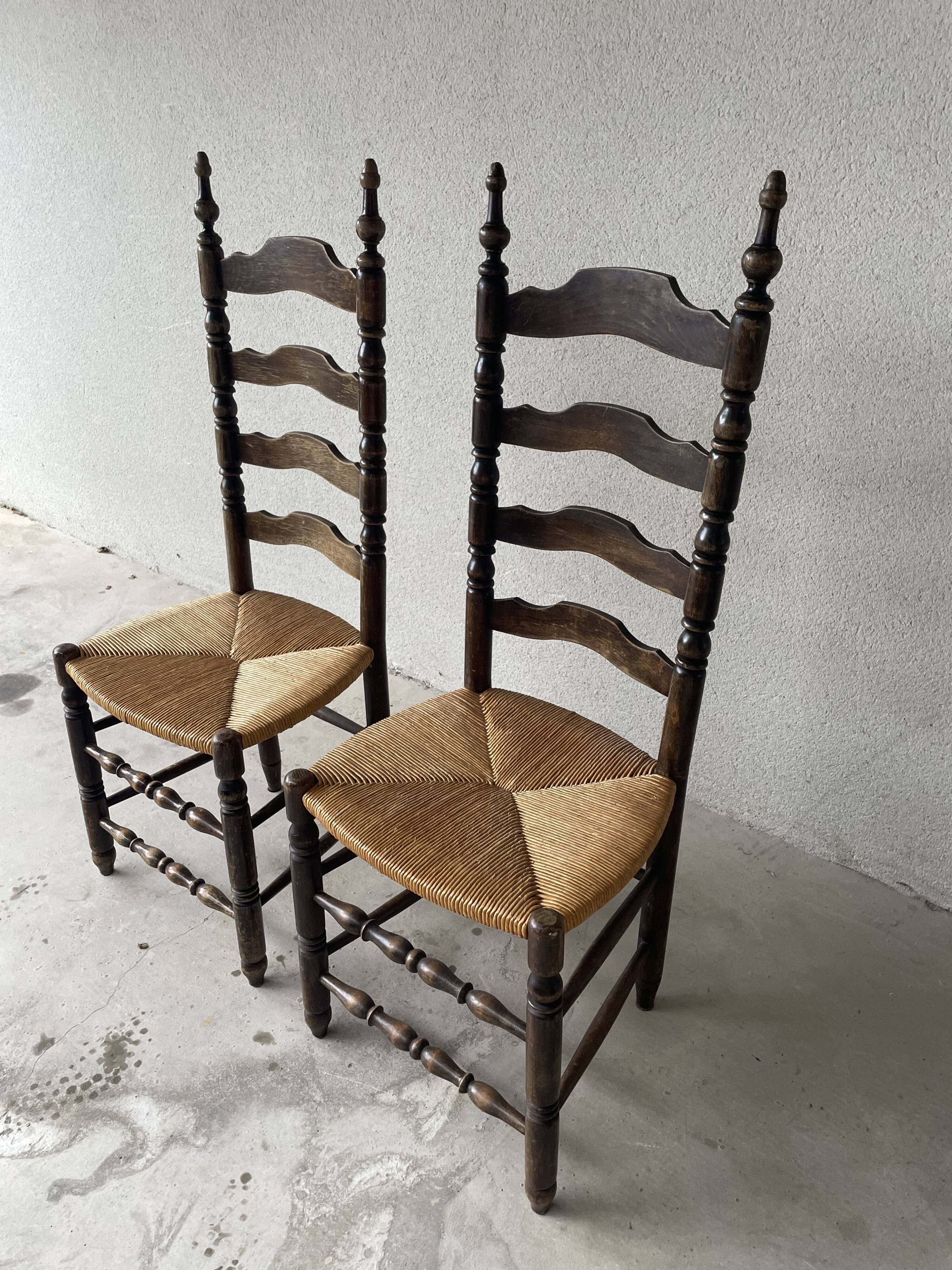 Chaise style campagnard bois massif et paille 1950