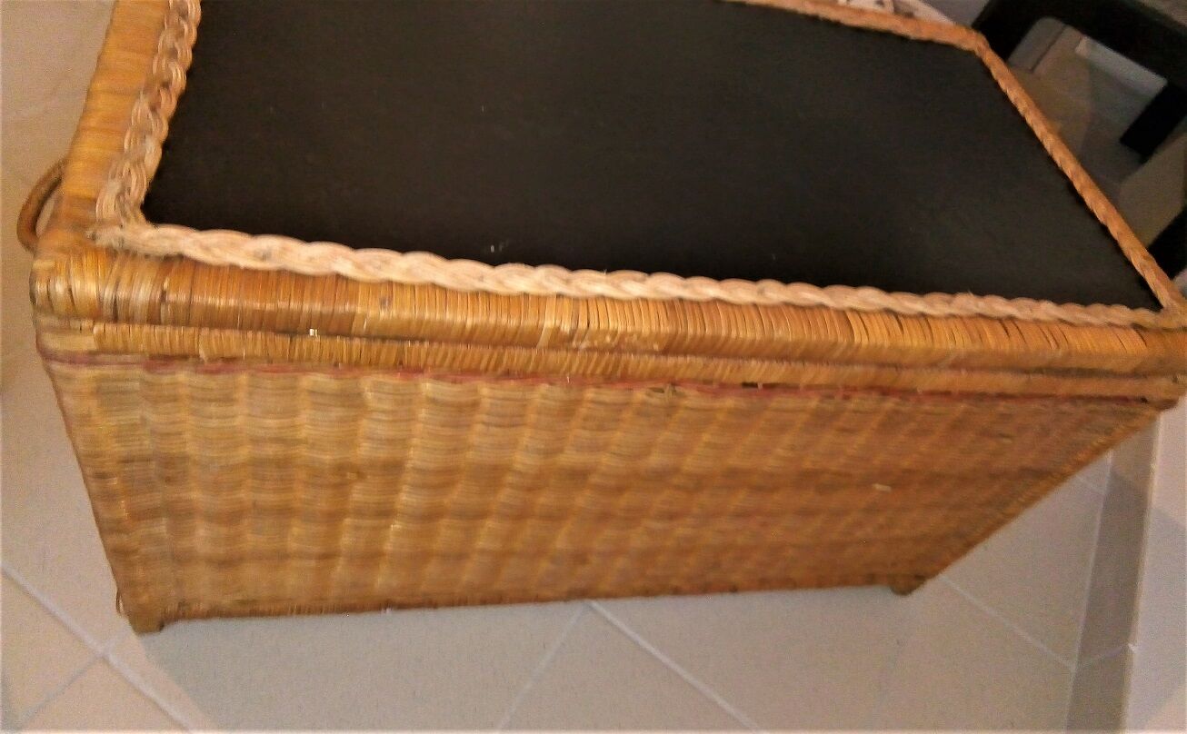Rattan trunk toy chest