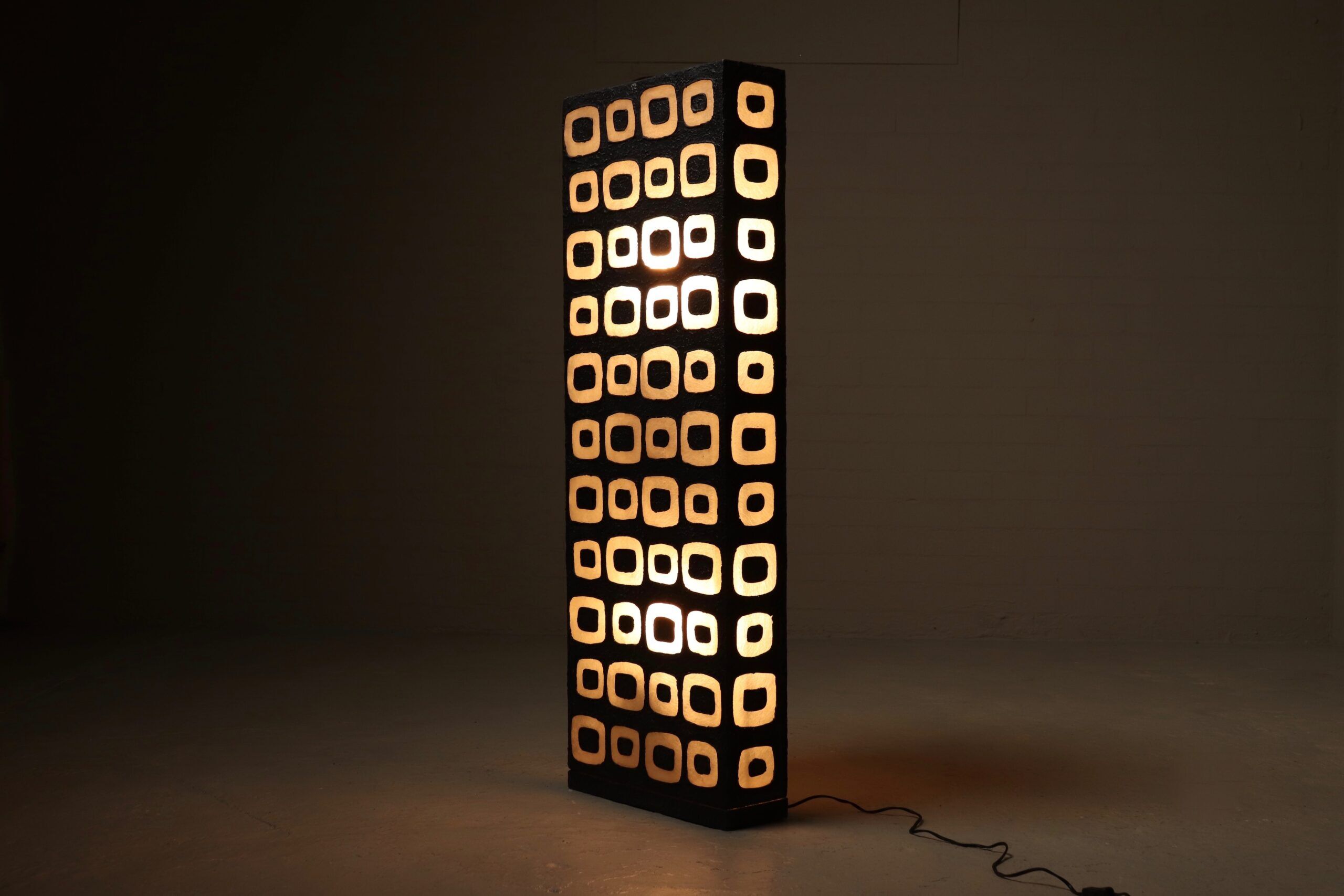 Large Italian brutalist floor lamp 1970s
