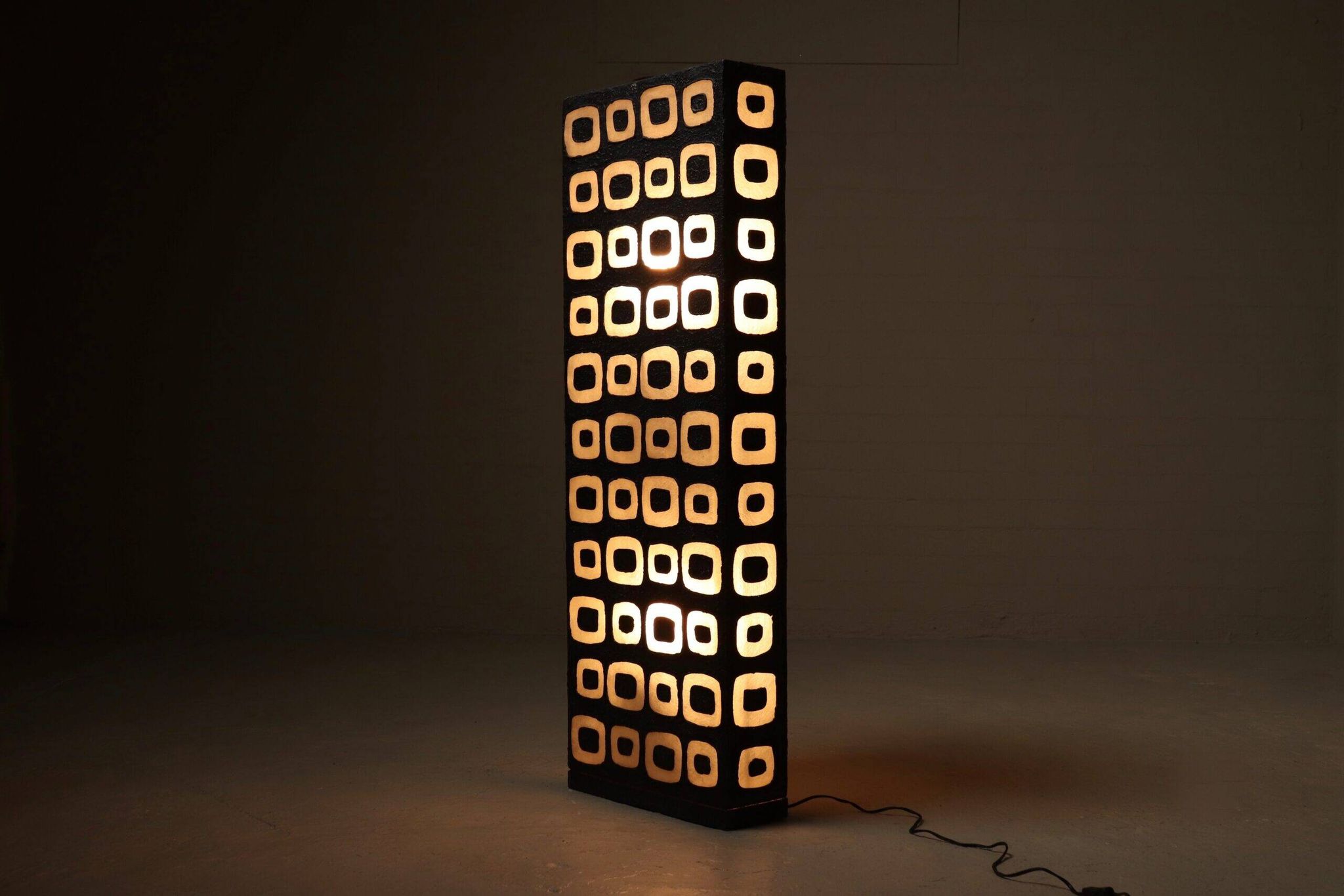 Large Italian brutalist floor lamp 1970s