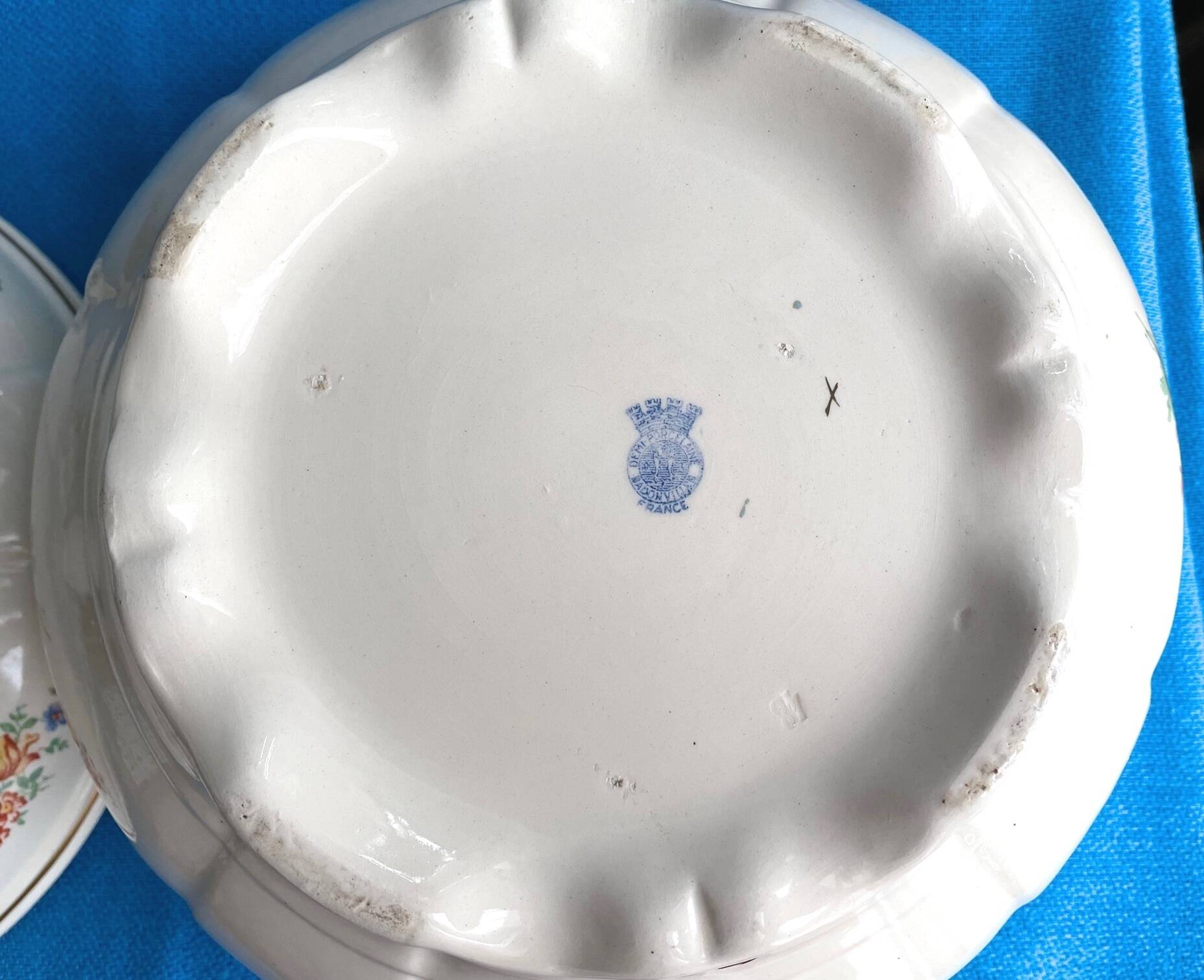 Soupière ancienne Badonviller – demi-porcelaine ivoire, fleurs et dorure