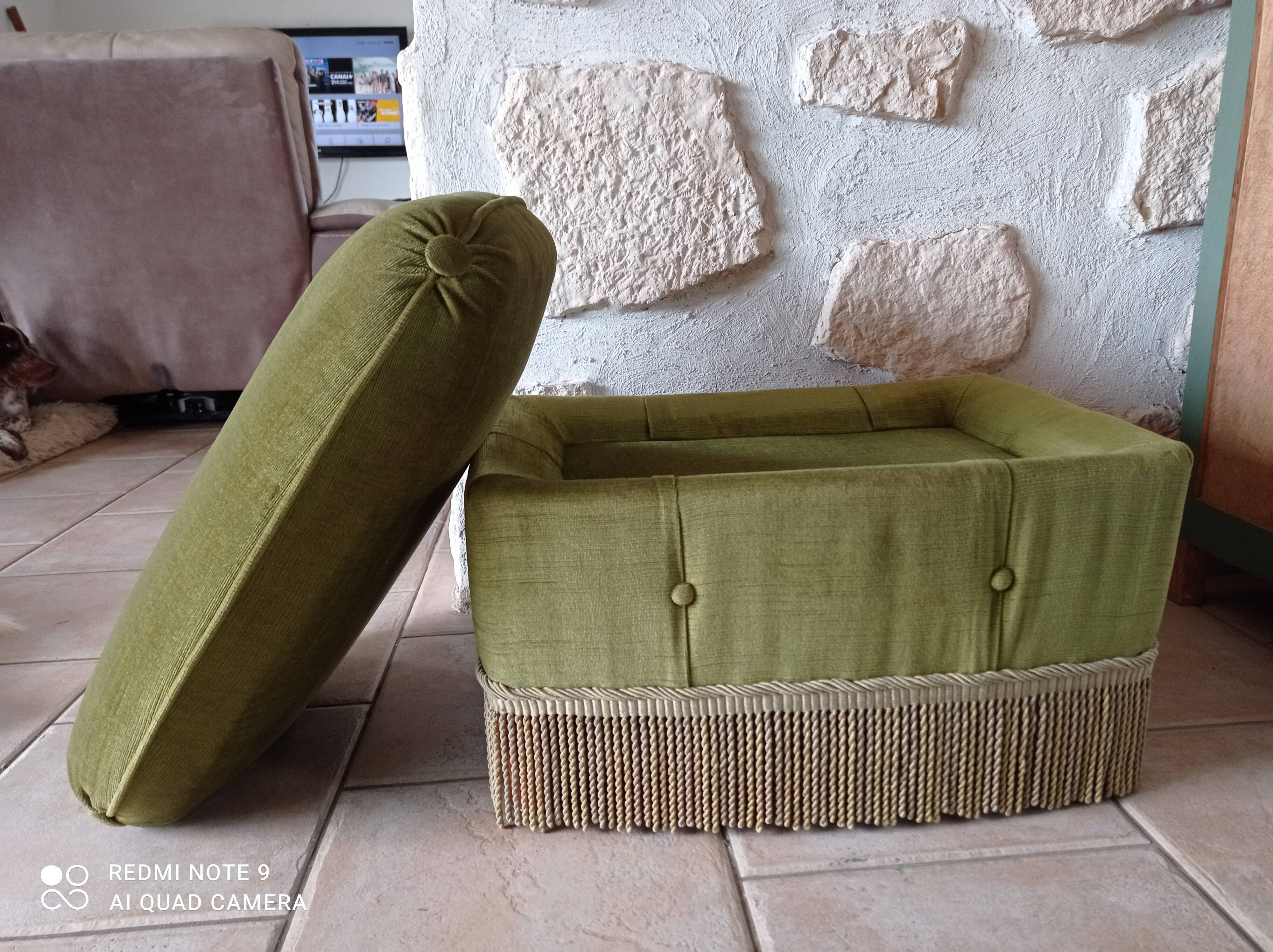 Vintage velvet pouf