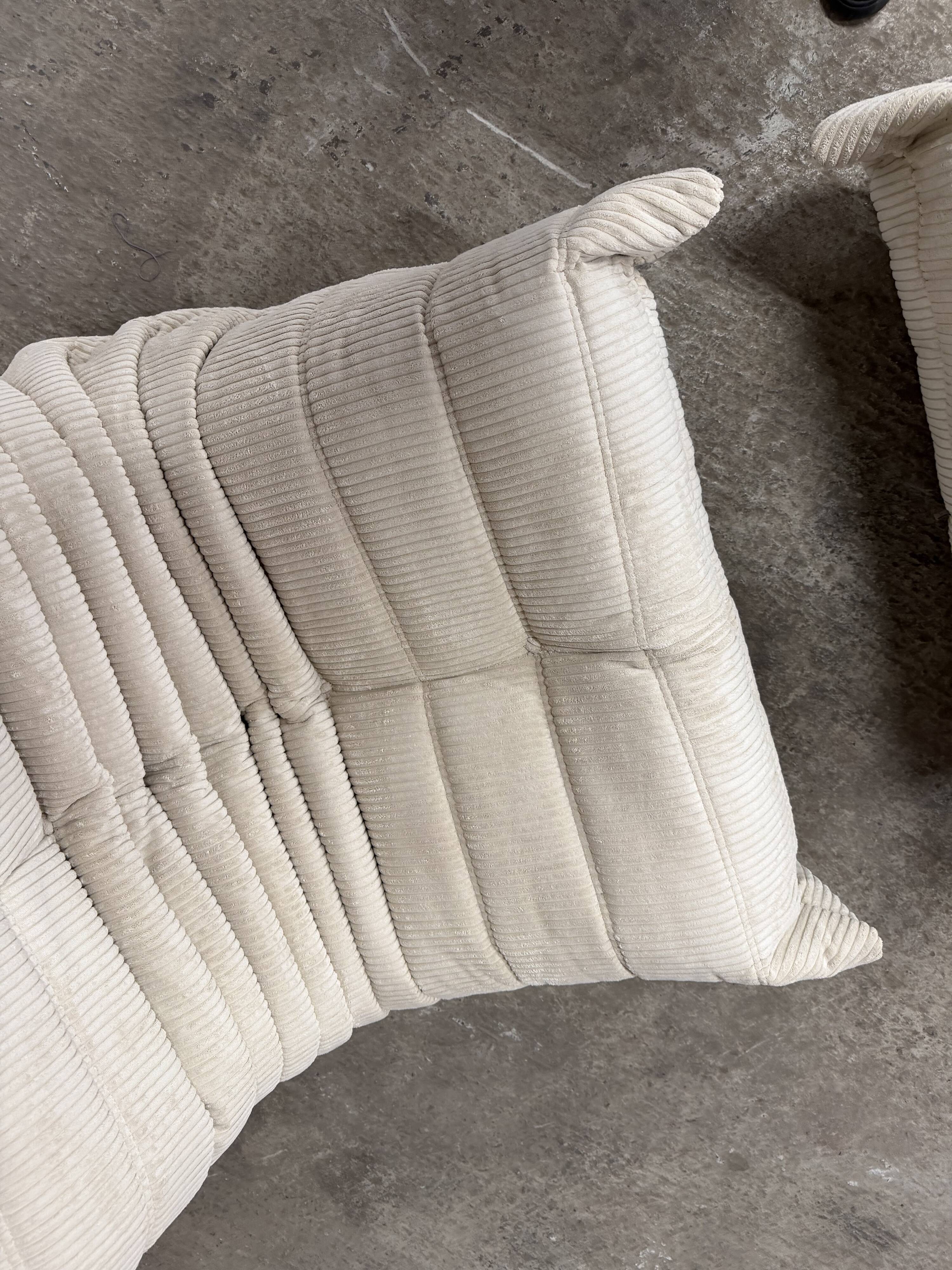 Ligne Roset Togo 1-seater in pouf in Beige Corduroy 10/10