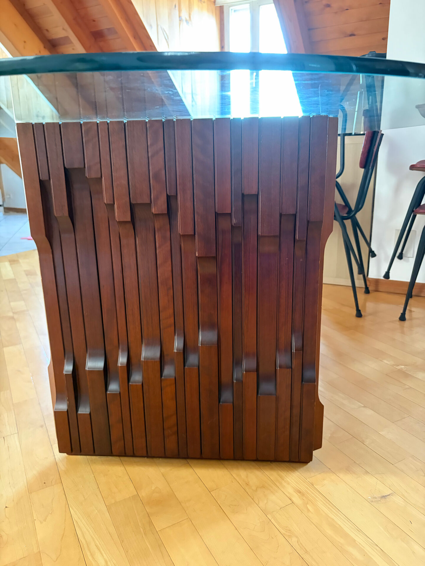 Round dining table in wood and glass by Luciano Frigerio