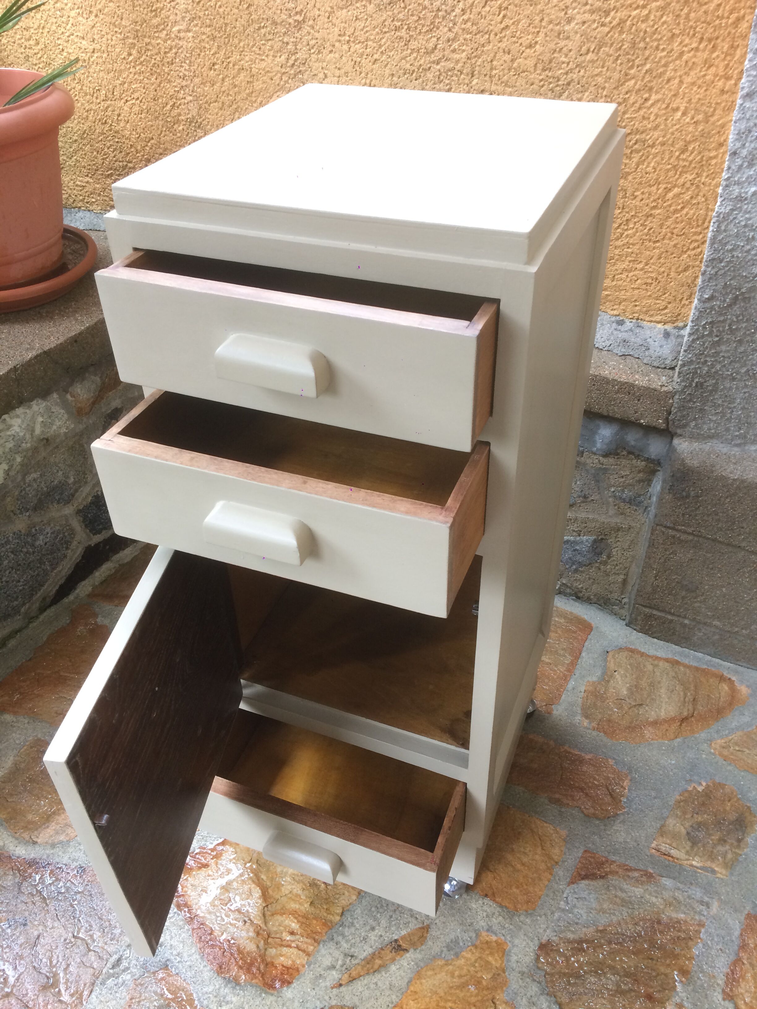 Storage furniture 1 door, 3 drawers