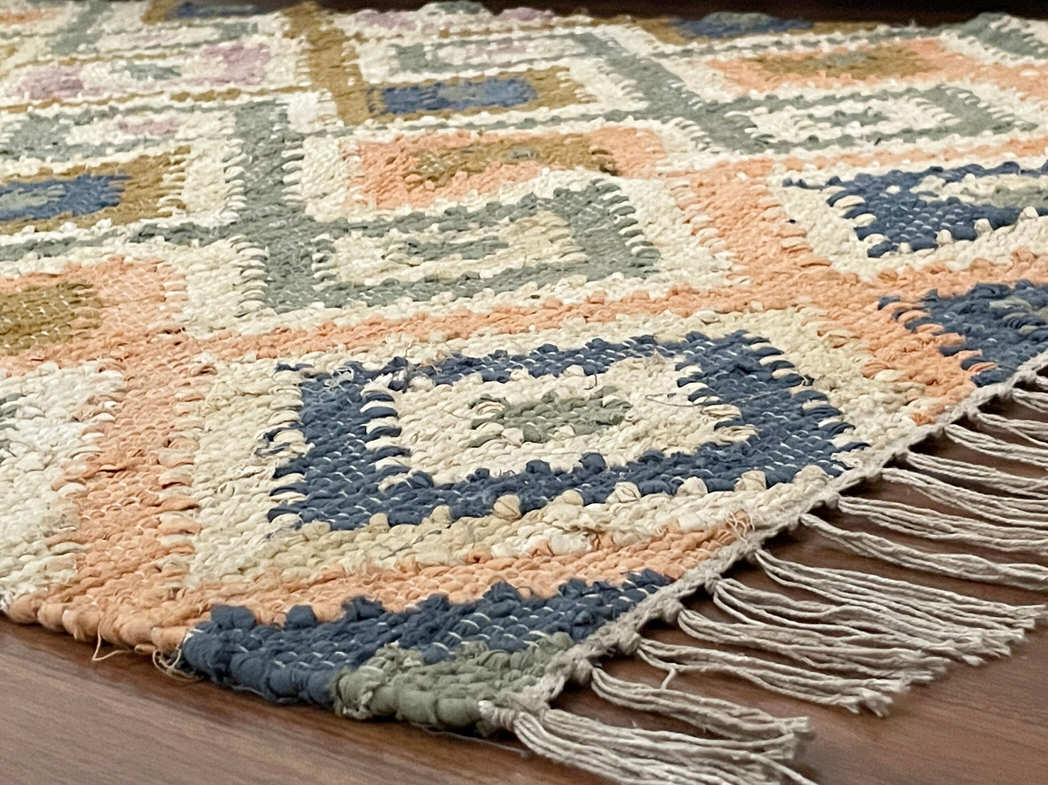 Cotton handwoven rag rug, recycle fabric