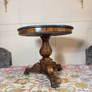 Mahogany tripod pedestal table from the 19th century Restoration period