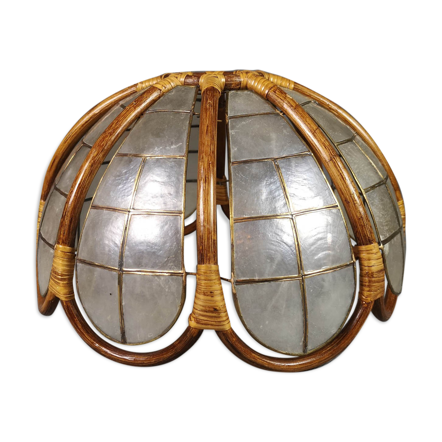 Flower hanging lamp in mother-of-pearl capiz and wicker