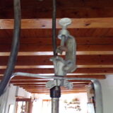 Industrial workshop lamp suspension