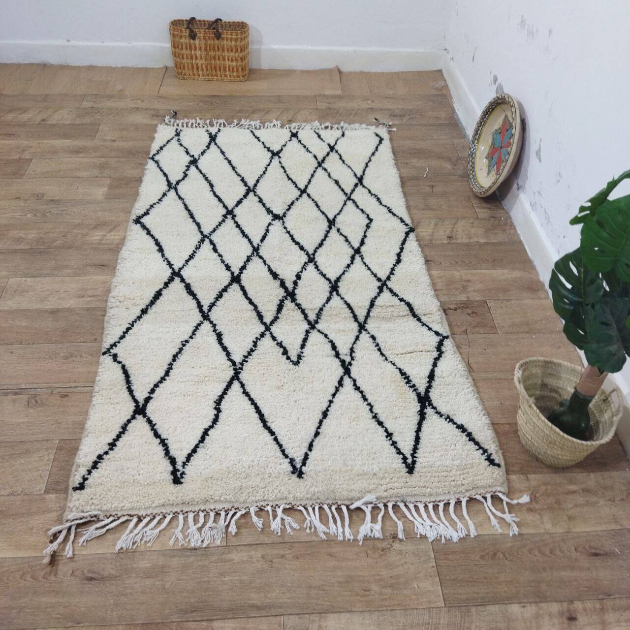 Azilal Berber rug in handmade wool 200 X 113 CM