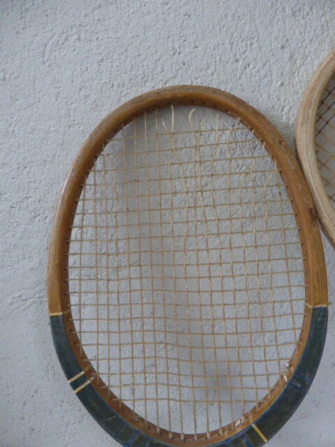 Lot of two wooden tennis rackets Florence de Courtie et Revenge