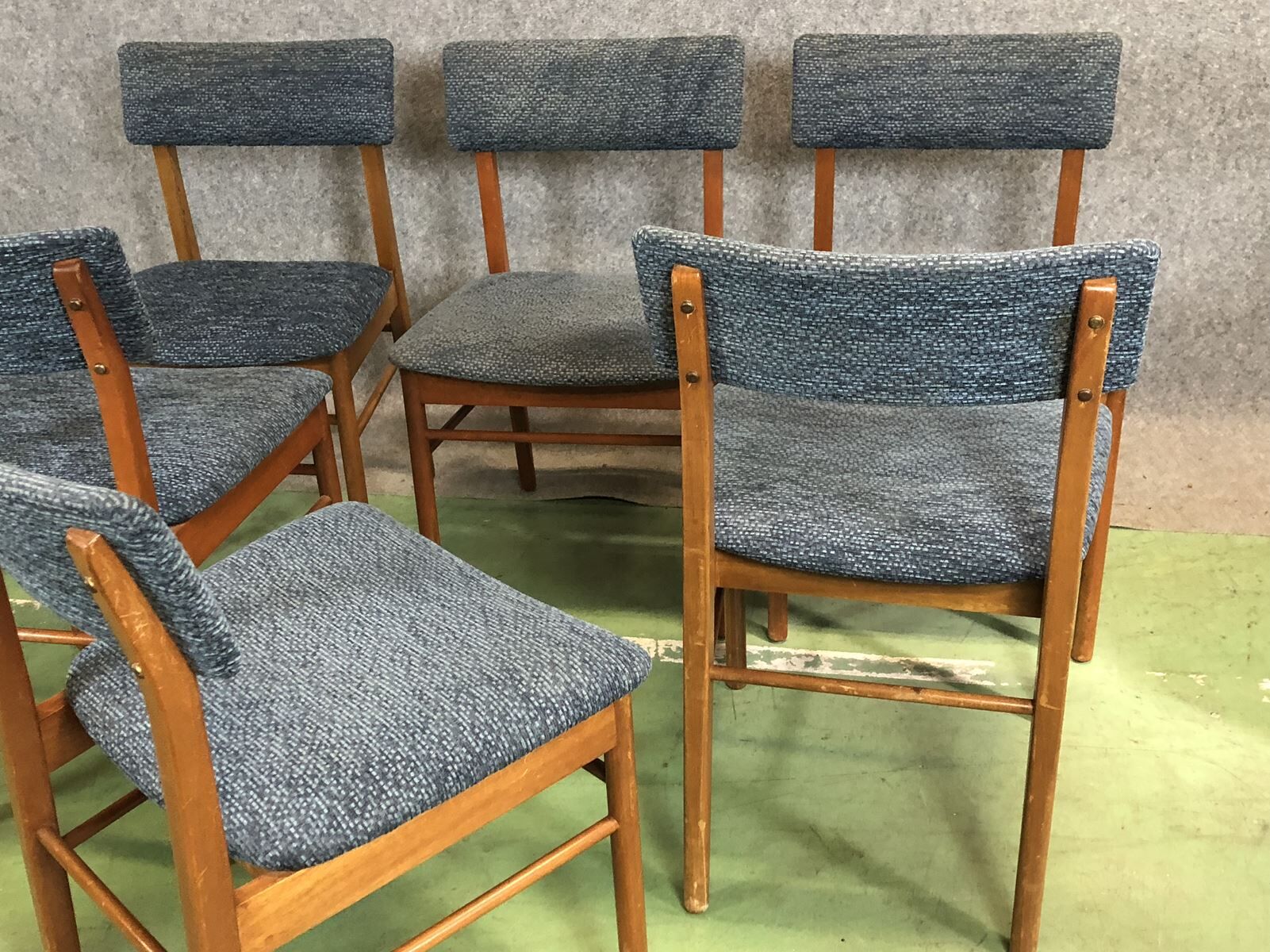6 chairs in teak of the 70s