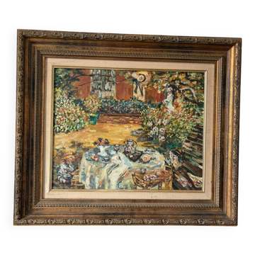 Vue de jardin ensoleillée