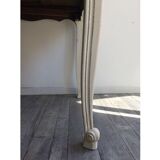 Shabby table with extension cords