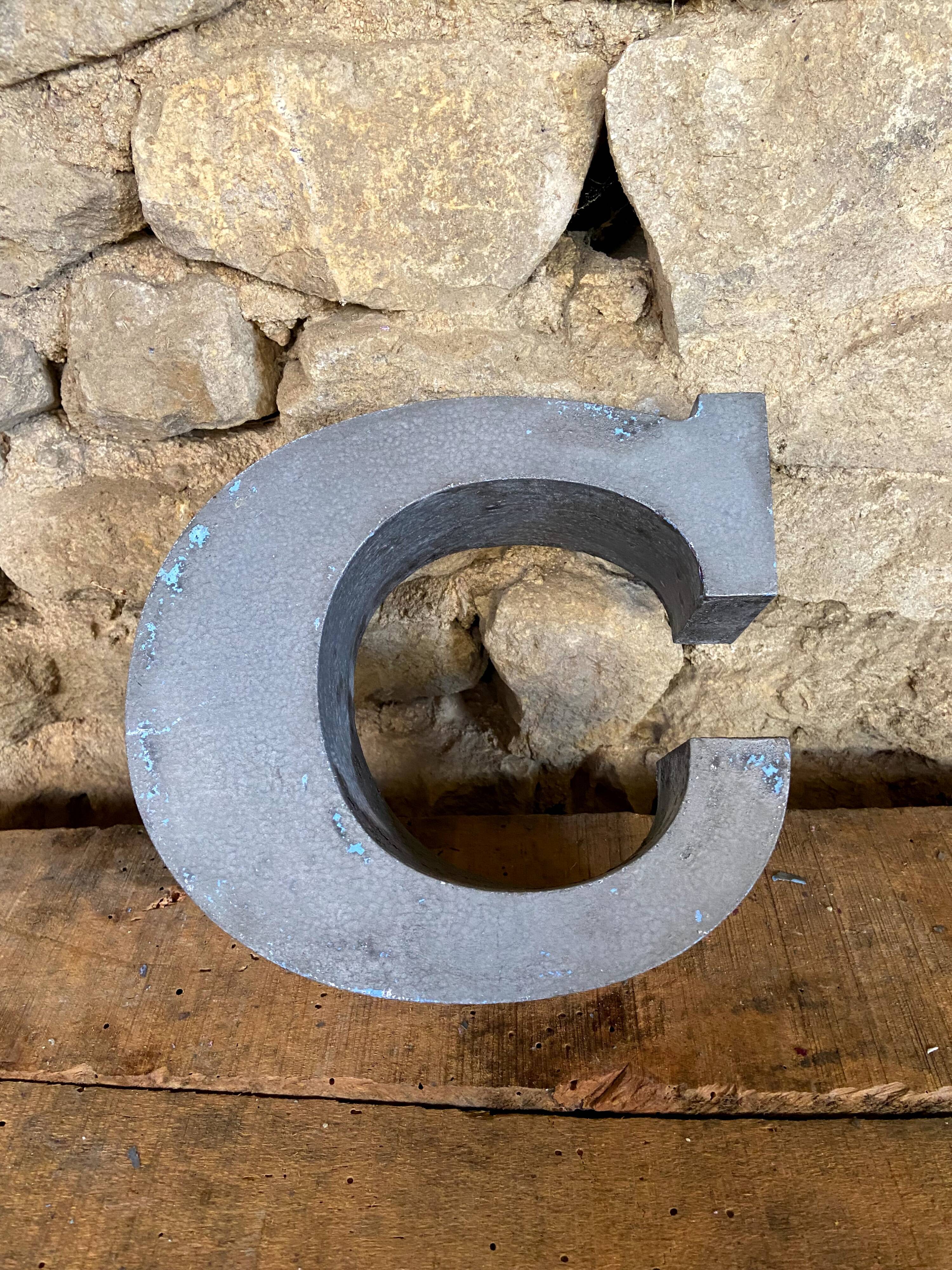 Letter metal - c