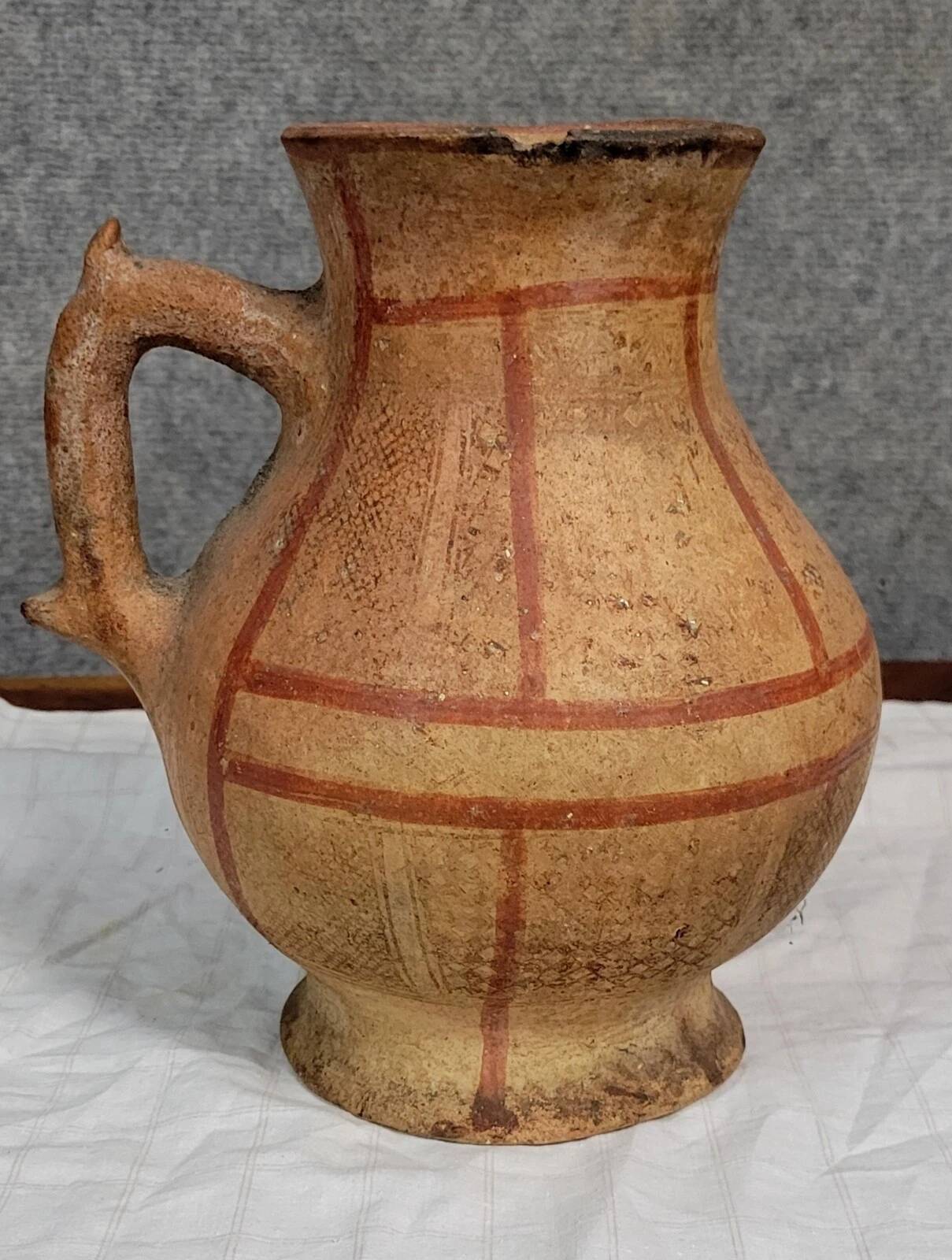 Traditional Kabyle/Berber terracotta pottery decorated with patterns