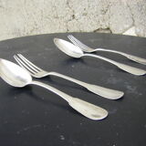 Quatre couverts anciens en argent massif