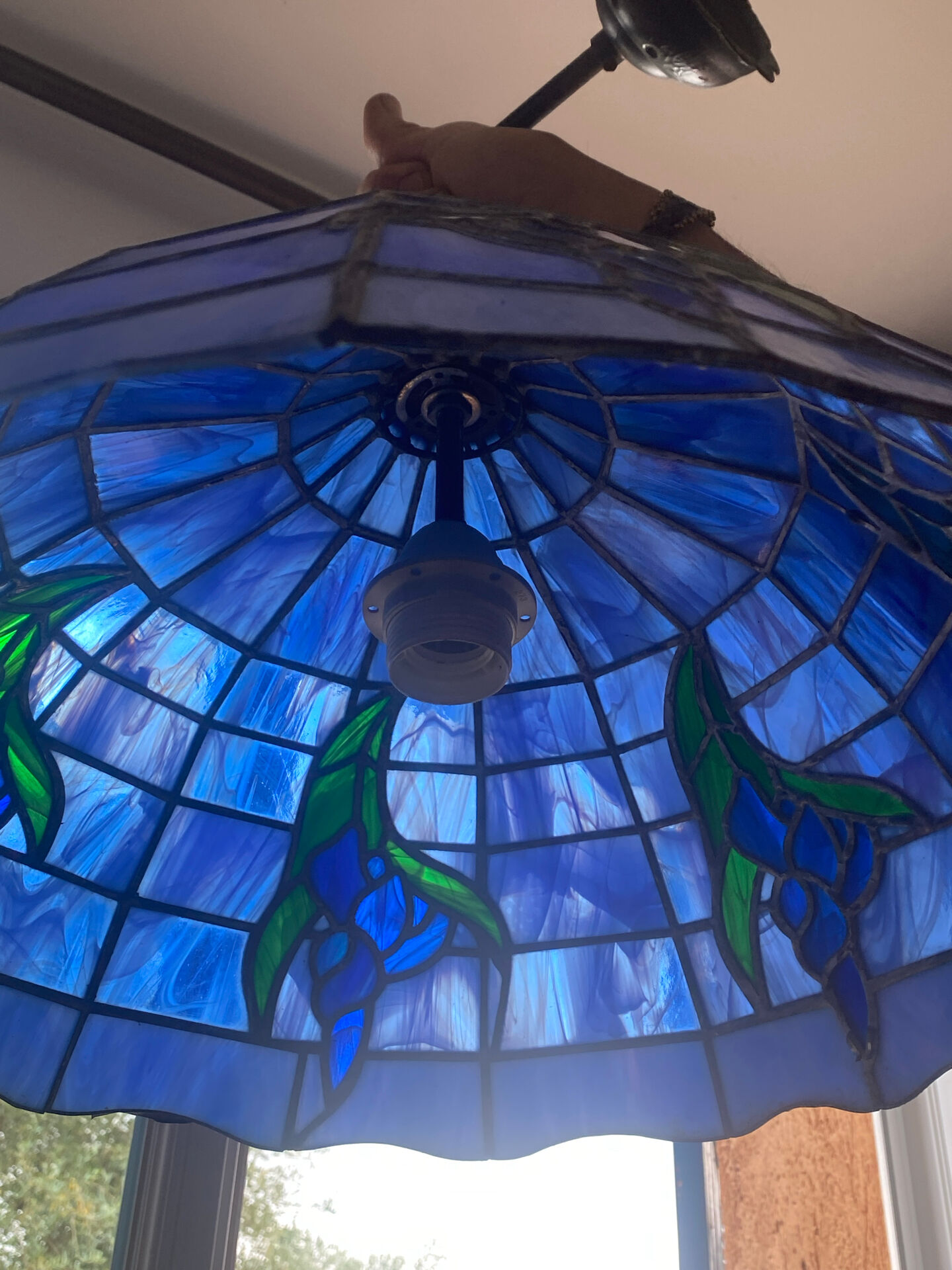 Grande suspension  en verre vitrail style Tiffany