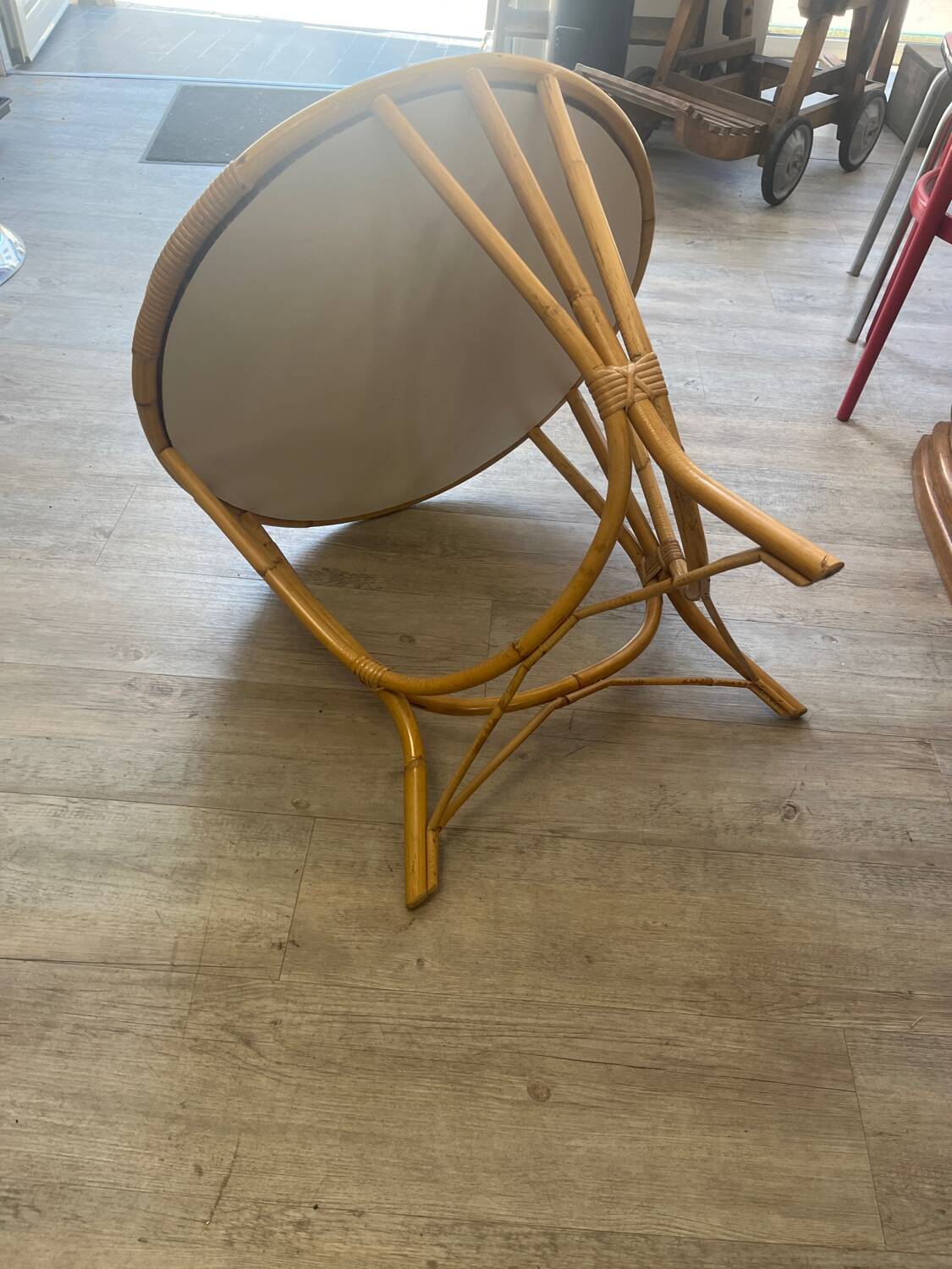 Wicker coffee table and paint