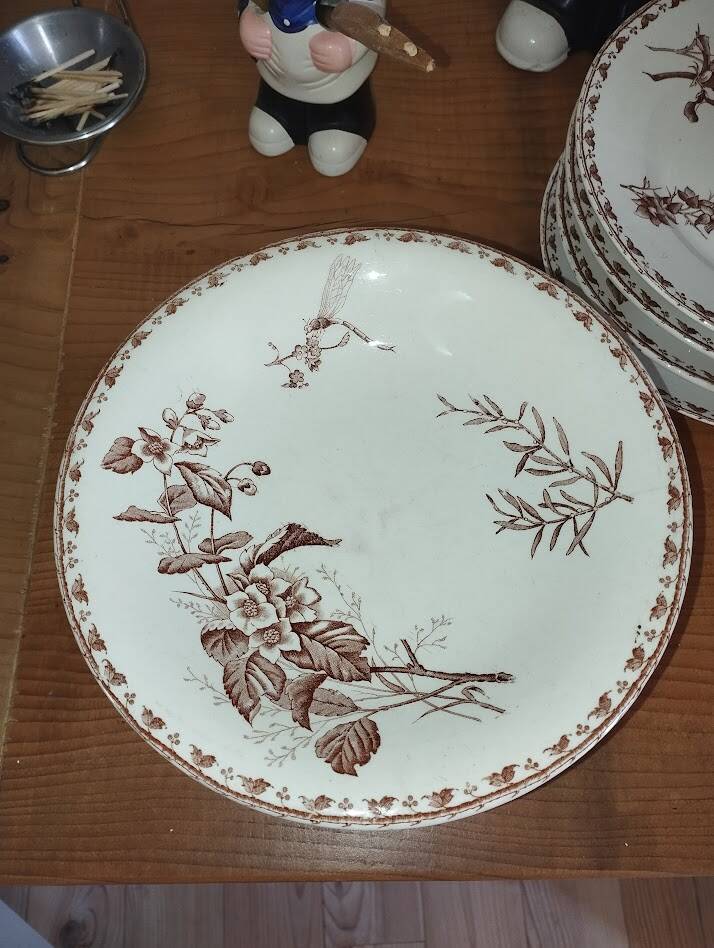 Tiered plates and compote dish