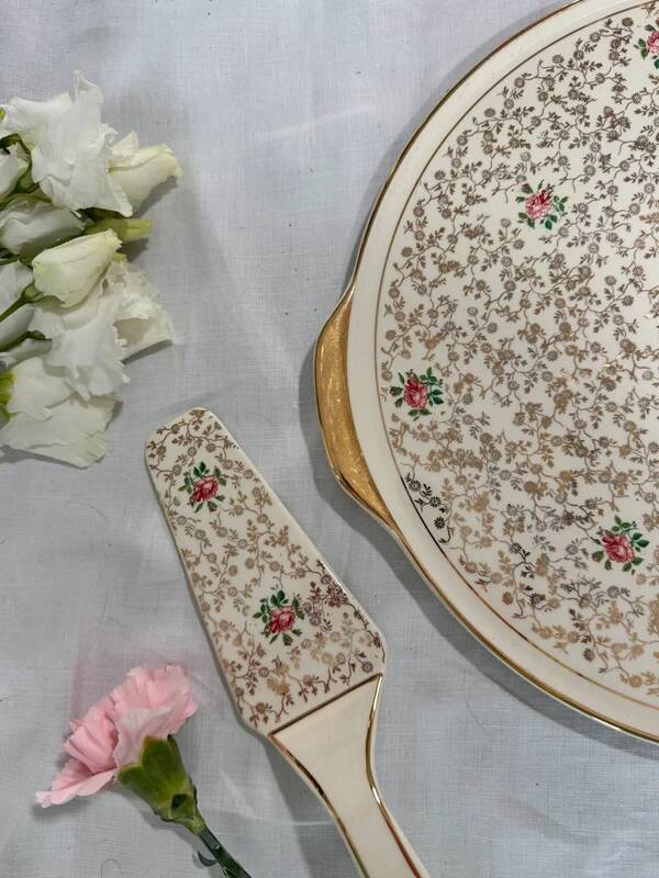 Vintage pie dish and server set