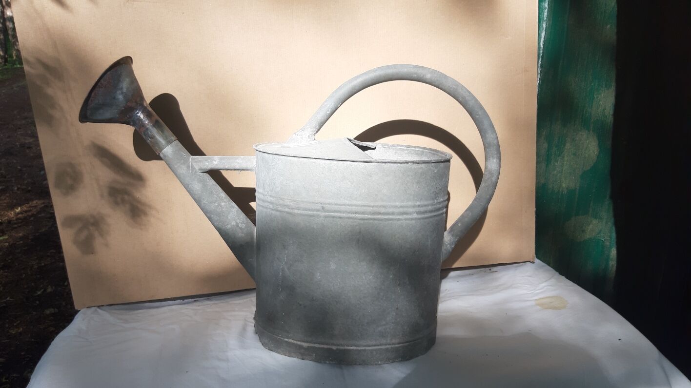 Zinc watering can