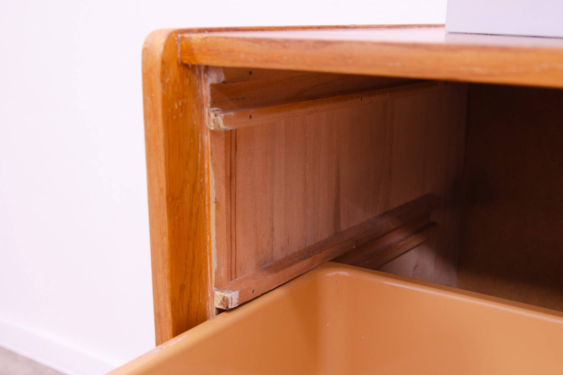 Commode vintage U-458 par Jiri Jiroutek, Tchécoslovaquie, 1960