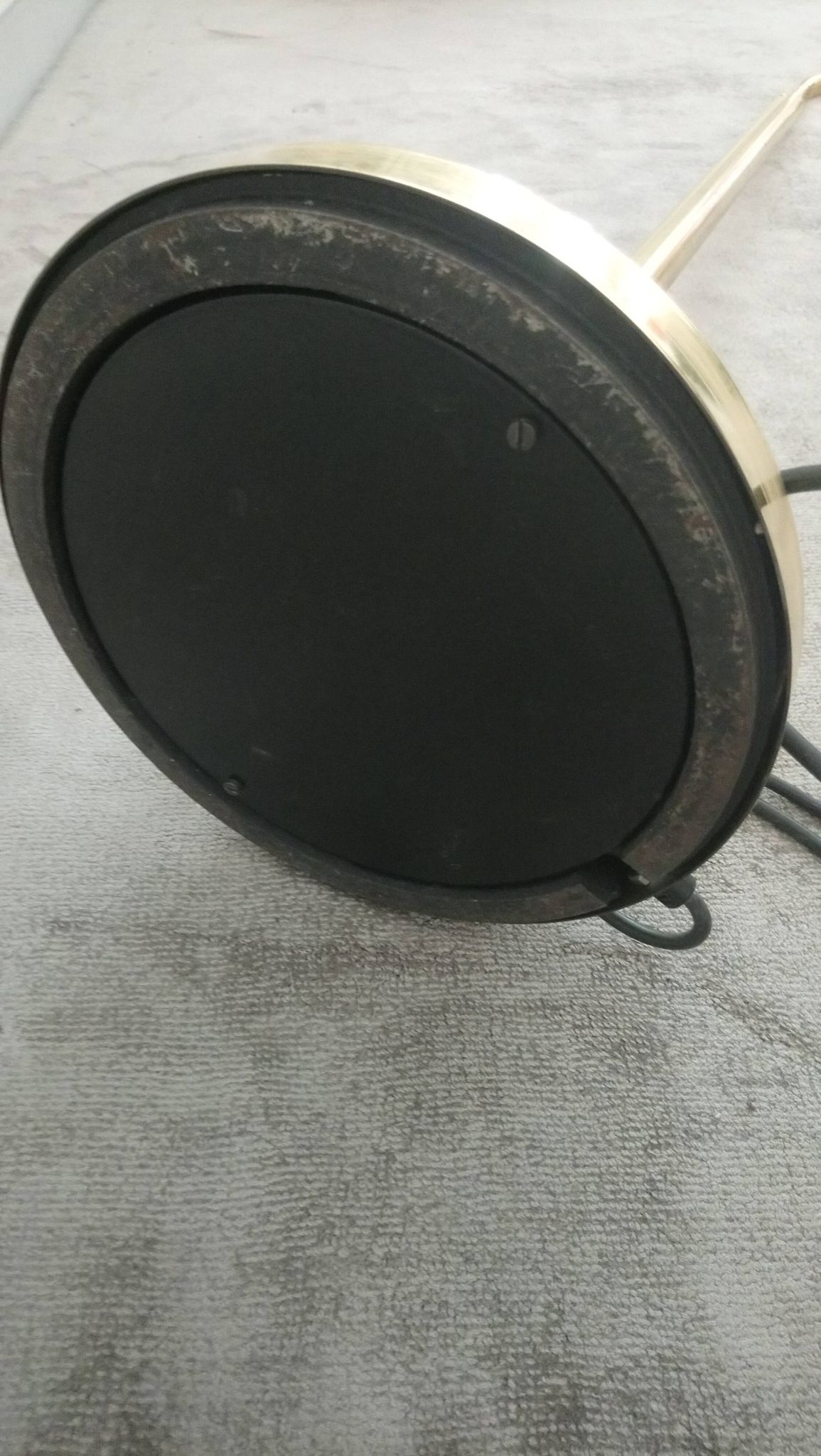 Lampadaire Métalarte en métal doré années 80