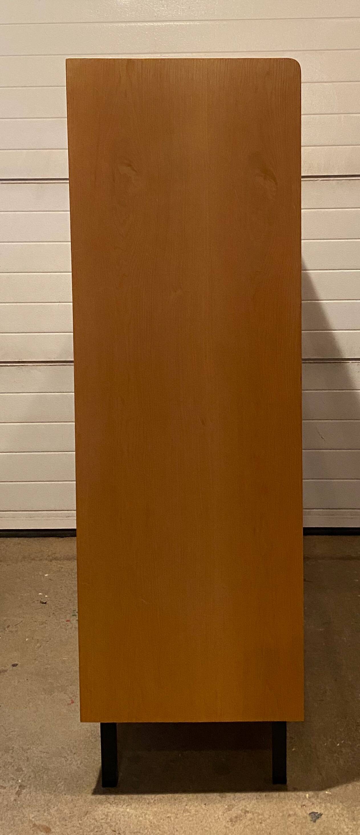 Vintage bookcase/display cabinet