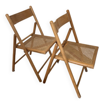 set of 2 vintage folding chairs