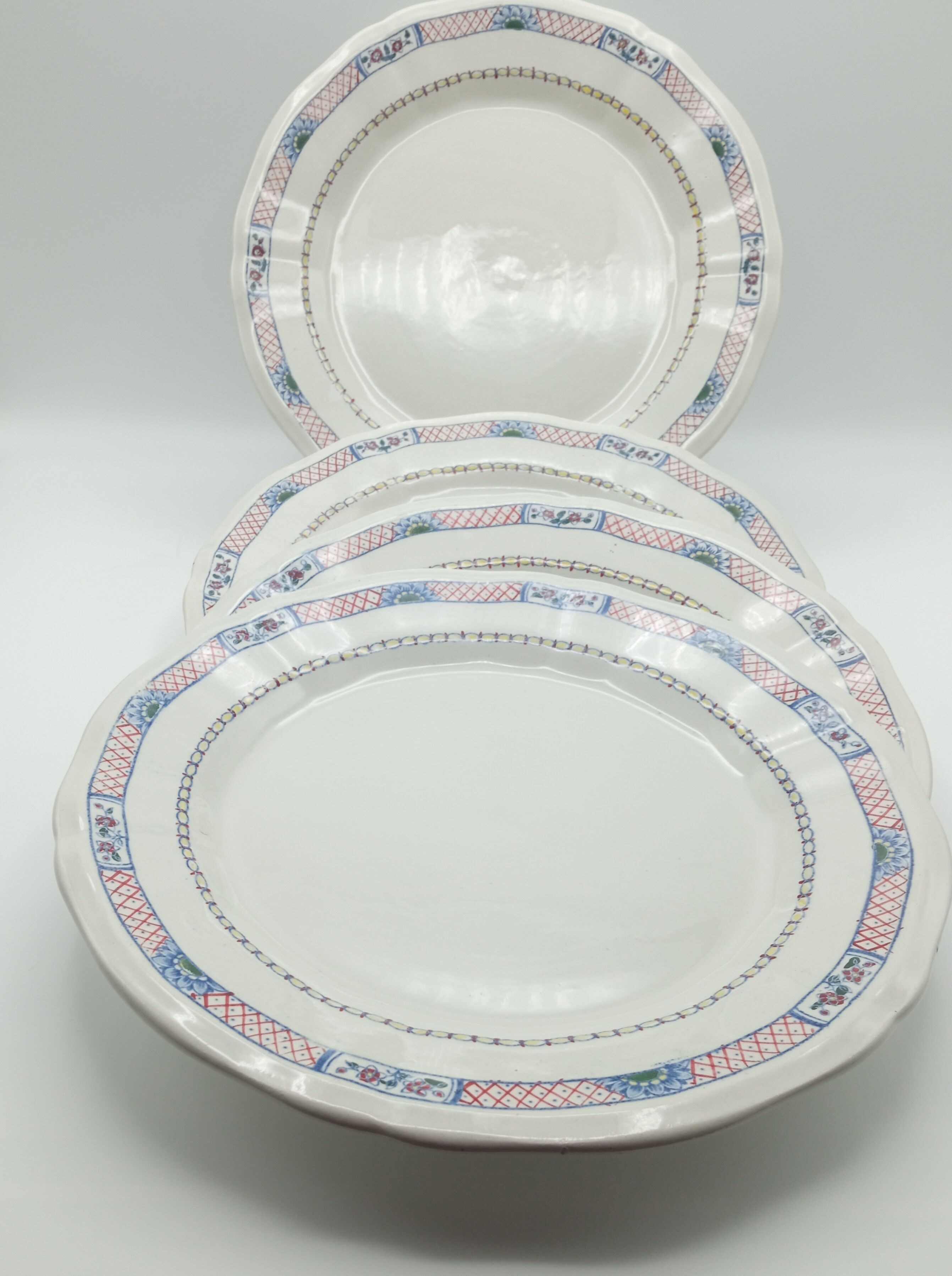 Plates in Gien earthenware