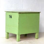 Table de rangement industrielle verte, années 1960