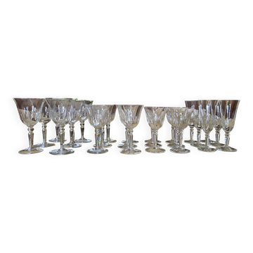 24-piece Art Deco glassware set
